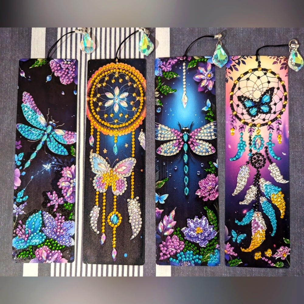 Handmade bookmarks using diamond painting